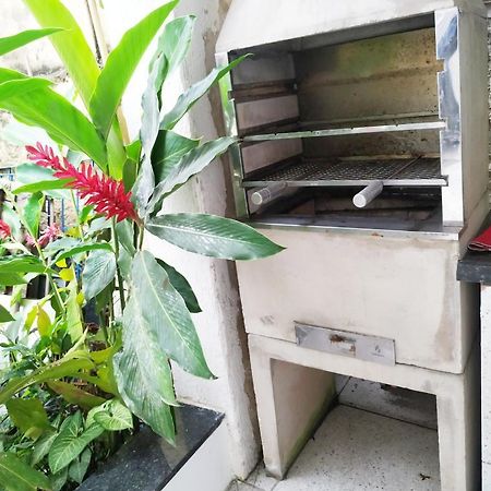 Apartamento Espacoso Localizado No Centro De Angra Dos Reis Luaran gambar