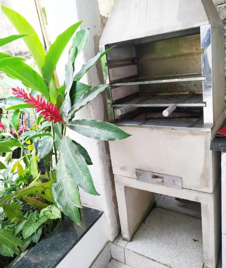 Apartamento Espacoso Localizado No Centro De Angra Dos Reis Luaran gambar